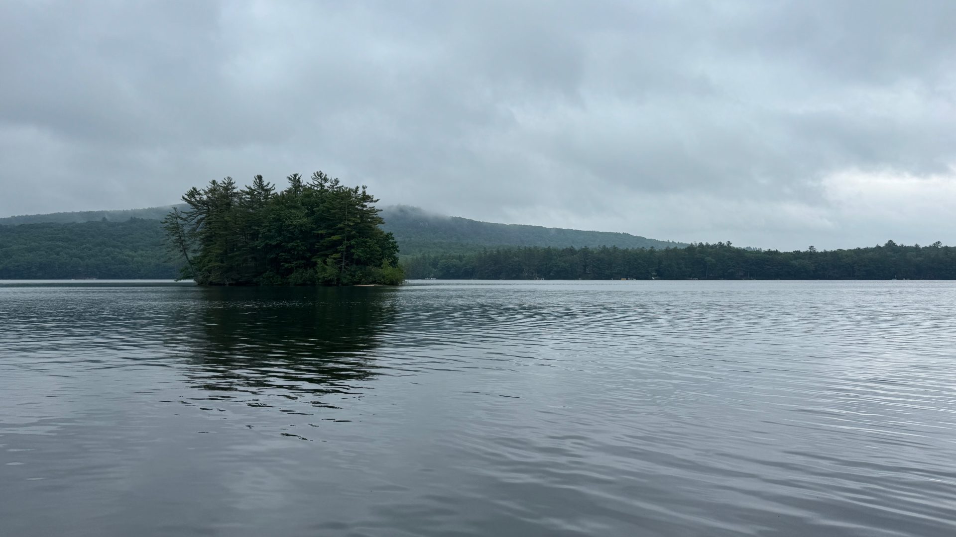 Crescent_Lake,_Raymond,_Maine